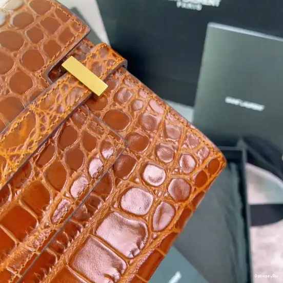 CROCODILE-EMBOSSED LEATHER CLUTCH YSL IN MANHATTAN 0613